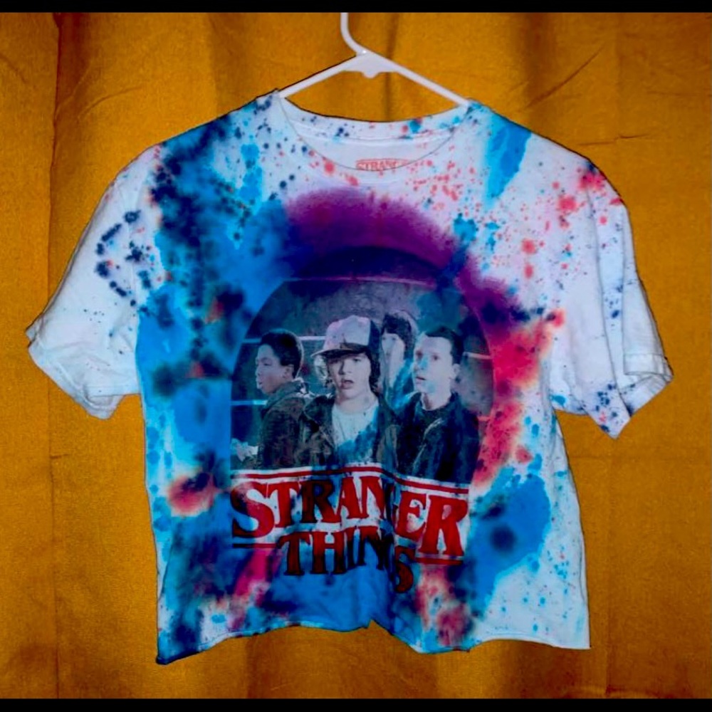 Cropped, tie-dye, stranger things shirt